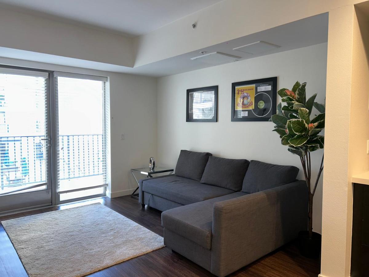 Luxury Apartment In Hollywood Los Angeles Exterior photo