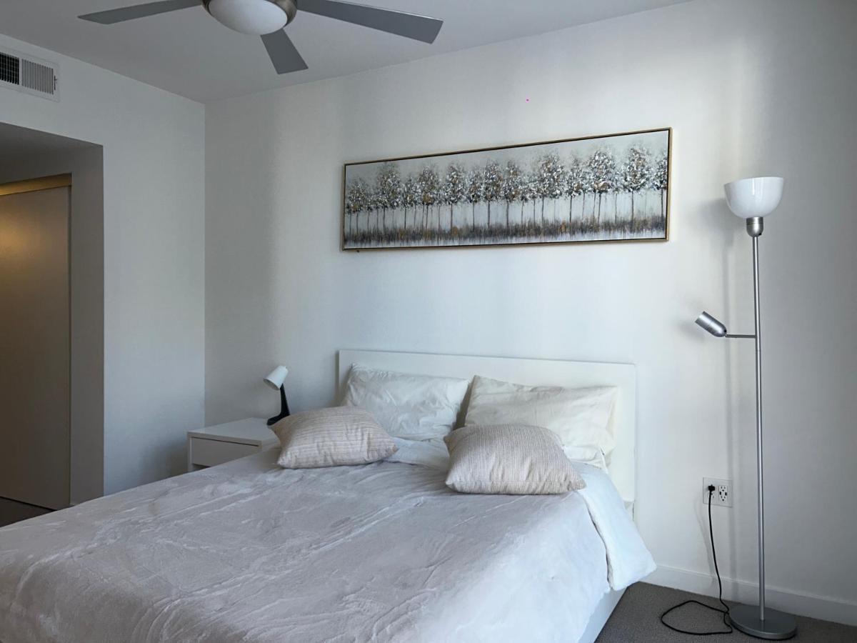 Luxury Apartment In Hollywood Los Angeles Exterior photo